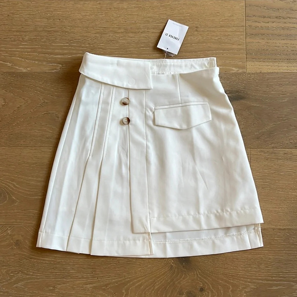 Forever21 White Asymmetrical Pleated School Girl Tiered Button Mini Skirt Small - Picture 2 of 15